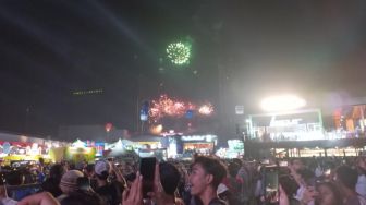 Masyarakat Padati Jakarta Fair saat Malam HUT DKI ke-495