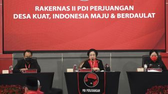 Tegas, Megawati Ingatkan Kader PDIP Tak Main 2 Kaki: Siapa yang Berbuat Manuver, Keluar!
