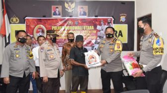 Jelang Hut Bhayangkara, Polres Morowali Utara Salurkan 400 Paket Sembako
