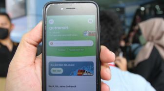 Keliling Jabodetabek, Kini Tiket KRL Commuter Line Bisa Dibeli Lewat Aplikasi Gojek