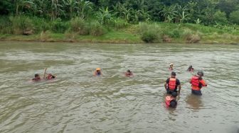 Pencarian Hari Kedua Korban Hanyut di Sungai Opak Dilanjutkan, 80 Personil Diturunkan
