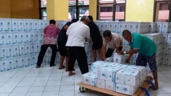 Ribuan Galon Air ZamZam Akan Dibagikan Gratis ke Jamaah Haji dari Embarkasi Surabaya