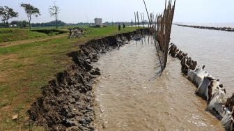 Sungai Kampar Abrasi: Puluhan Rumah Ambruk, Jembatan Gantung Mengkhawatirkan