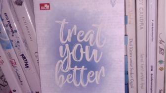 Ulasan Buku Treat You Better: Kisah Asmara Kakak dan Adik Tingkat