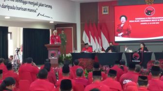 Dihadapan Megawati Soekarnoputri, Ganjar Pranowo Ditunjuk Bacakan Hasil Rakernas II PDI Perjuangan, Ini Isinya