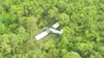 Basarnas Dan TNI AU Evakuasi Korban Kecelakaan Pesawat Susi Air Di Timika