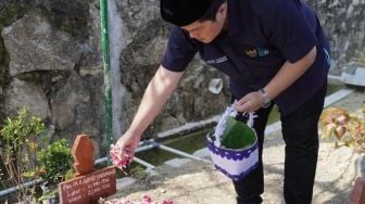 Ziarah ke Makam Buya Syafii, Erick Thohir: Saya Ingin Ikhtiar Jadikan Ummat Berdaya Laksana Ombak, Seperti Pesan Beliau