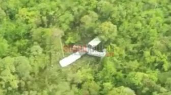 Basarnas Dan TNI AU Evakuasi Korban Kecelakaan Pesawat Susi Air Di Timika
