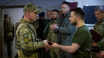 Presiden Ukraina Volodymyr Zelensky Mau Rebut Kembali Lysychansk dari Rusia, Andalkan Senjata Amerika