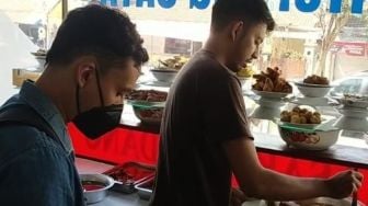 Warung Nasi Padang di Mengwi Tetap Pertahankan Harga Meski Harga Cabai Mahal