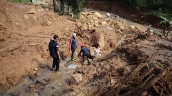 Jembatan Permanen Hancur Diterjang Banjir Bandang Leuwiliang Bogor, Ratusan Warga Terisolir