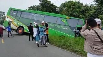 Bus yang Bawa Calon Haji Kecelakaan, Penumpang Selamat