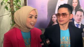 Penuh Haru, Intip 10 Momen Citra Kirana dan Rezky Aditya Beri Hadiah Umrah Gratis ke Babysitter