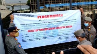 Pajang Perda dari Anies, Satpol PP Resmi Larang Holywings Vendetta di Gatot Subroto Beroperasi