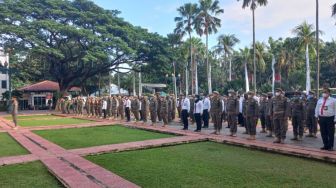 Bergerak Dari Balai Kota, Ratusan Pasukan Satpol PP Dikerahkan Tutup 12 Gerai Holywings Di Jakarta Hari Ini