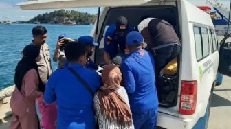 Harus Seberangi Pulau untuk Melahirkan, Ibu Ini Lahirkan Anak di Atas Kapal Polisi yang Berlayar