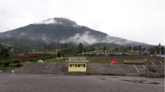 Embung Bansari Temanggung: Rekomendasi Camping Di Kaki Gunung Sindoro