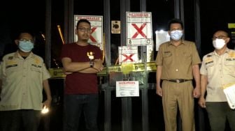 Ini 'Dosa' Holywing Surabaya, Sampai Harus Ditutup Semua Operasionalnya dan Disegel Oleh Satpol PP