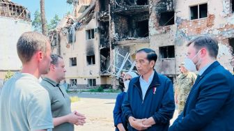 Tinjau Apartemen yang Hancur di Ukraina, Jokowi: Jangan Ada Lagi Kota yang Rusak Akibat Perang