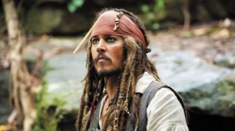 Bantah Ditawari Disney Rp4,4 Triliun, Ini Perjalanan Johnny Depp Perankan Jack Sparrow