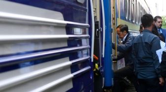 Berada di Daerah Konflik Perang, Ini Potret Presiden Jokowi Menaiki Kereta dari Polandia Menuju Ukraina