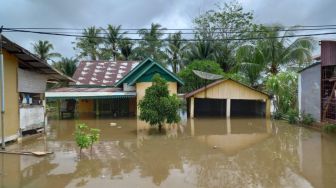 Banjir Terjang Pemukiman di Sungai Serut, Kota Bengkulu