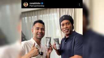 Kocak! Ronaldinho Posting Foto Pakai Handbody Ms Glow for Men di Instagramnya, Warganet: Auto Glowing