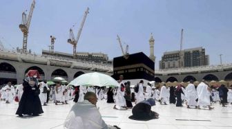 Cari Berkah, Jamaah Haji Rela Oleh-oleh dari Arab Saudi Sampai Indonesia Hingga 2 Bulan