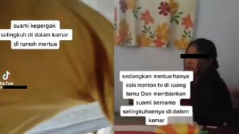 Parah! Suami Kepergok Selingkuh Dalam Kamar, Mertua Cuek Malah Santai Asik Nonton TV