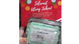 Viral! Naik Kereta Api saat Ulang Tahun 2 Juli, KAI Beri Kue dan Kartu Ucapan untuk Penumpang