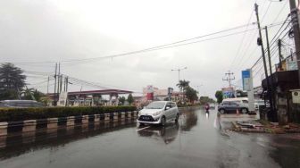 Mulai Surut, Genangan Air di Jalan A Yani Banjarbaru Sempat Bikin Macet