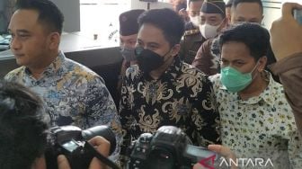 Doni Salmanan Tak Diborgol dan Naik Mobil Mewah saat Diserahkan ke Kejaksaan: Tahanan Sultan Beda!