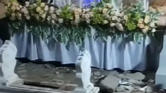 Geger, Warga Gelar Hajatan Nikahan di Atas Makam Umum Lengkap dengan Panggung Dangdut, Netizen: Miskin Etika