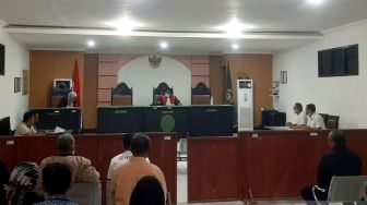 Polisi Hadiri Sidang Praperadilan Tersangka Pencabulan Kakek 85 Tahun di PN Raba Bima