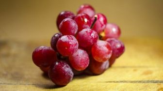 5 Manfaat Penting Buah Anggur Merah bagi Kesehatan Ibu Hamil