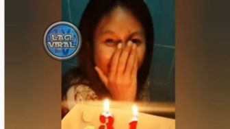 Ibu Ini Dapat Kejutan Ulang Tahun saat Sedang BAB di Toilet, Netizen Beri Komentar Menohok!