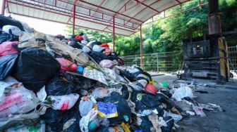 Bingung Buang Sampah Besar Seperti Kasur dan Lemari, Ini Solusinya