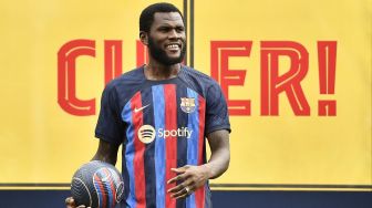Resmi Diperkenalkan Barcelona, Franck Kessie Sudah Gatal Unjuk Gigi di Spotify Camp Nou