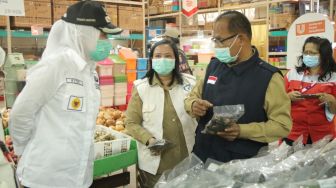 Banyak Ditemukan Bahan Makanan Kadaluwarsa, Izin Supermarket Ternama di Palembang Terancam Dicabut