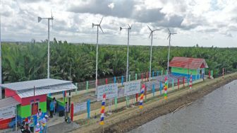 Desa Energi Berdikari Cilacap, Hadirkan Green Energy Bertenaga Surya dan Angin