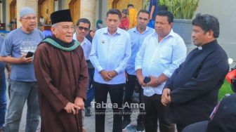 Bikin Adem, Sinode Gereja Protestan Maluku Serahkan Hewan Kurban ke Masjid Raya Al-Fatah Ambon