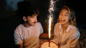 15 Ucapan Ulang Tahun Pacar Romantis dan Aesthetic, Dijamin Sukses Bikin Senyum