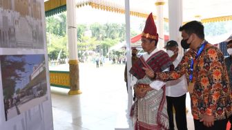 Bersama Menantu, Jokowi Resmi Canangkan Revitalisasi Lapangan Merdeka di Medan