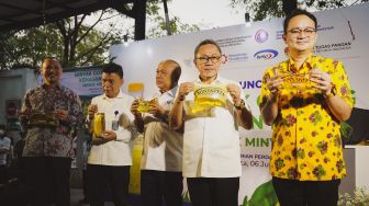 Melunasi Janji, Mendag Zulhas Luncurkan MINYAKITA Rp14 Ribu per Liter