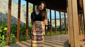 Sosok Evelyn Kosasih, Lady Dewata yang Sering Lukis Para Pemain Bali United