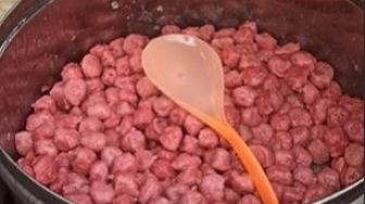 Cuma Rp500 per Butir, Viral Pedagang Keliling Jualan Bakso Pink