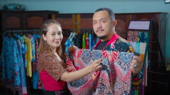 Cerita di Balik Batik Mawar Putih Blitar yang Berhasil Tembus Pasar Dunia