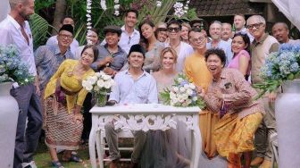 Mantan Suami Ria Irawan, Mayky Wongkar Resmi Menikah dengan Bule