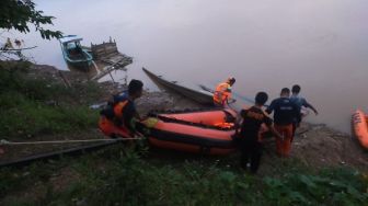 Tim SAR Kembali Cari Remaja Tenggelam di Sungai Batanghari, Ini Hari Kedua