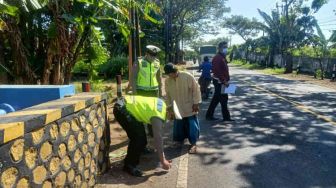 Satu Keluarga di Banyuwangi Tewas Dihantam Mobil Oleng